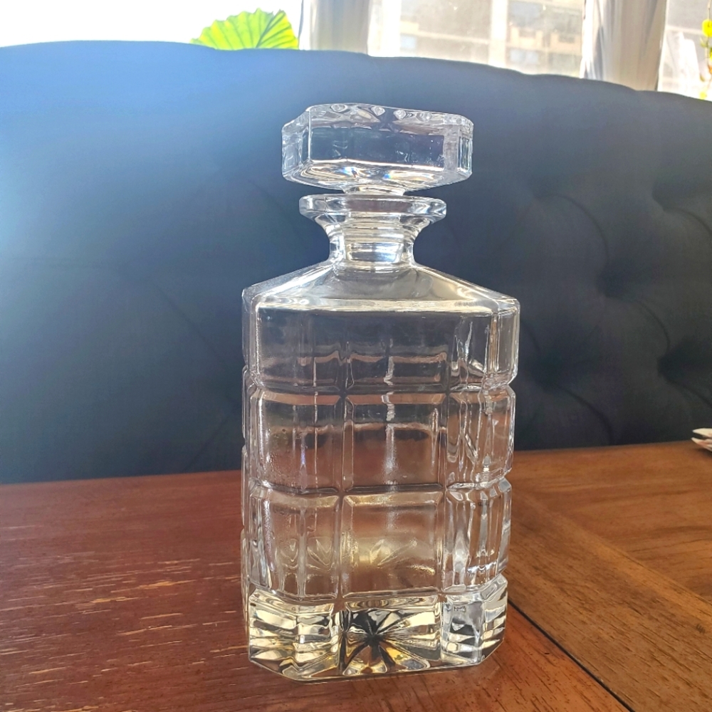 Decanter - Picture 2 of 2